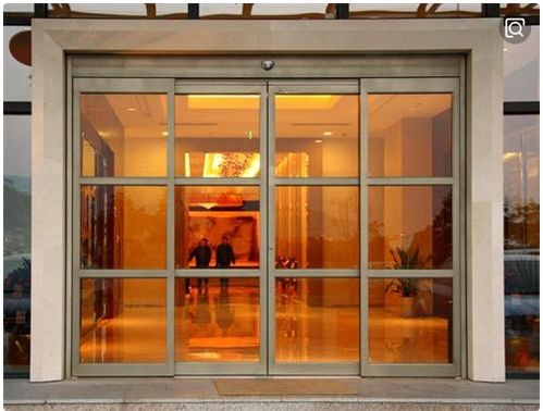 兩翼自動帶展箱豪華旋轉門